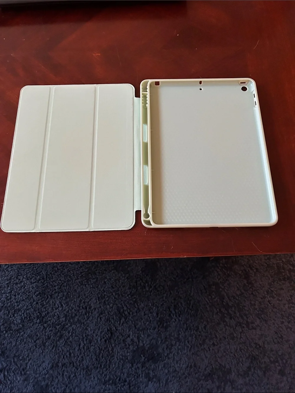 Apple iPad 6th Gen 128 GB with Mint Blue Cover